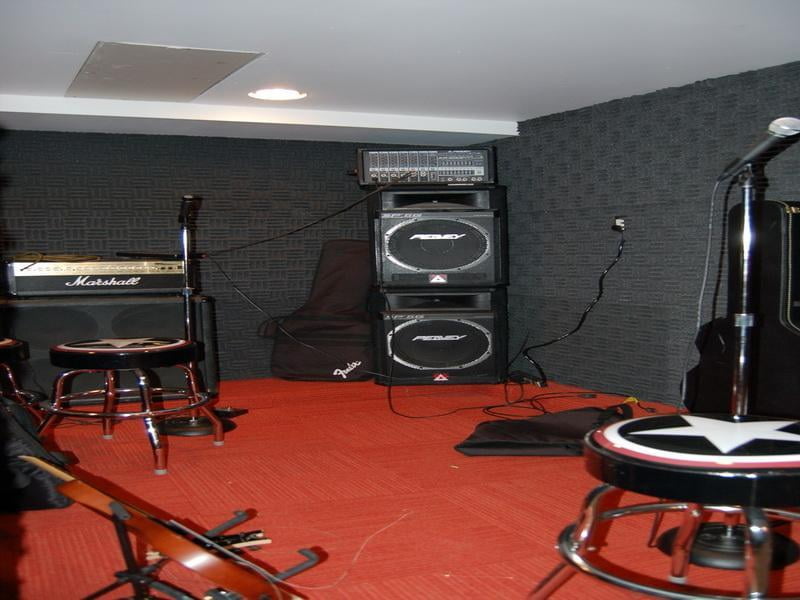 Best Solutions to Help You Soundproof Your Business