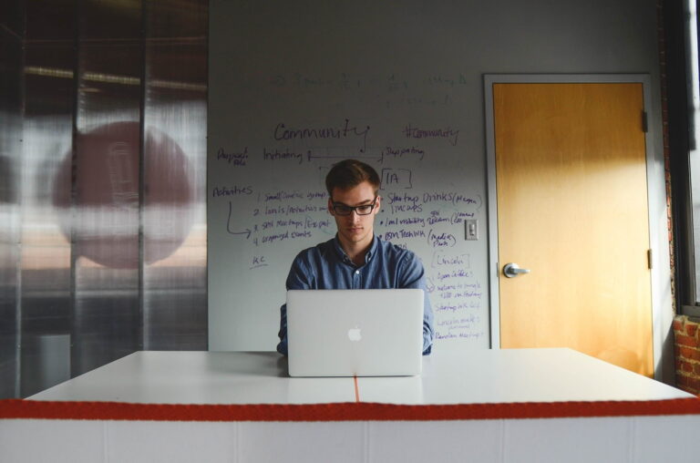 How Savvy Entrepreneurs Identify Business Opportunities