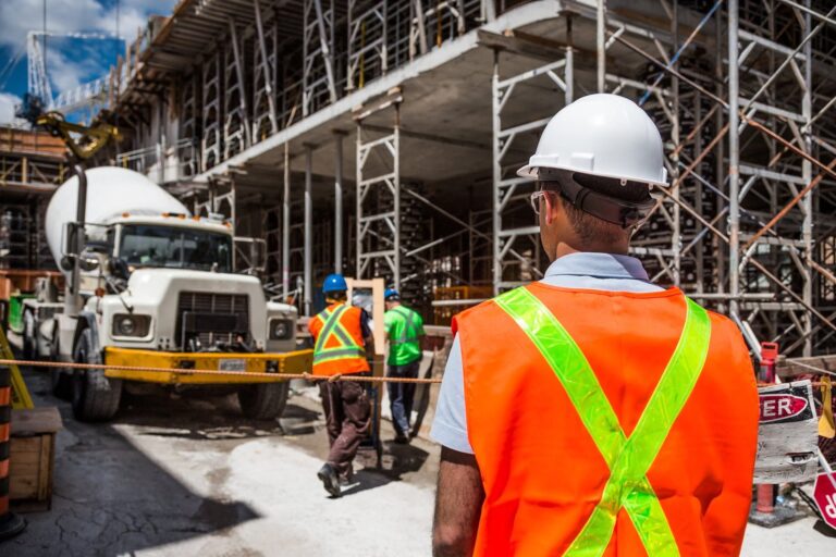Top Risks for Lone Workers in the Summer