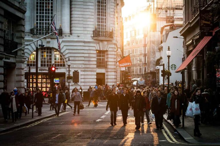 How to Effectively Manage the Crowd