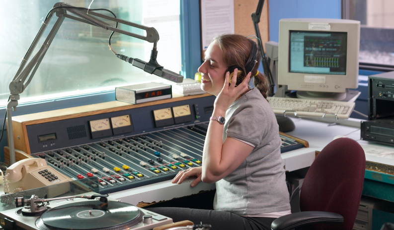 Qualities That You Want in a Local Radio Studio Partner