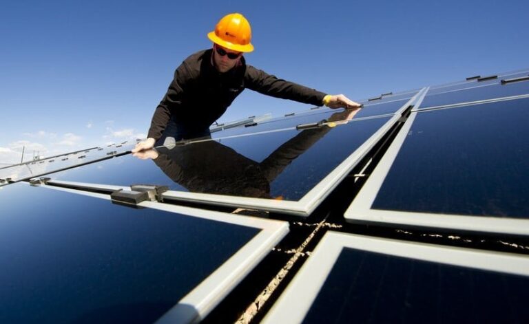 Top Tips When Preparing To  Remove And Replace Solar Panels