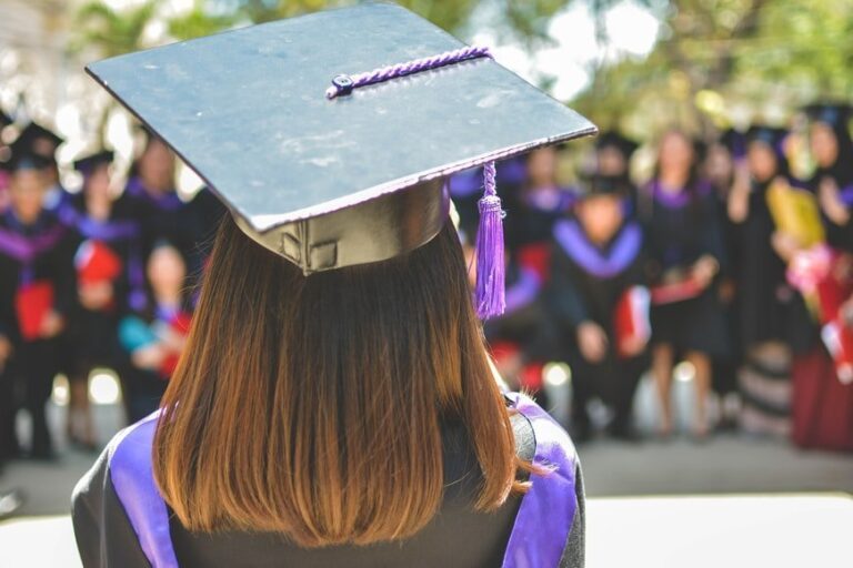 How to Strengthen Alumni Relations