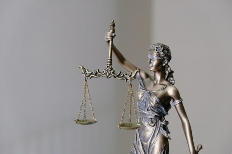 Choosing The Best Truck Accident Lawyer: 7 Qualities To Consider
