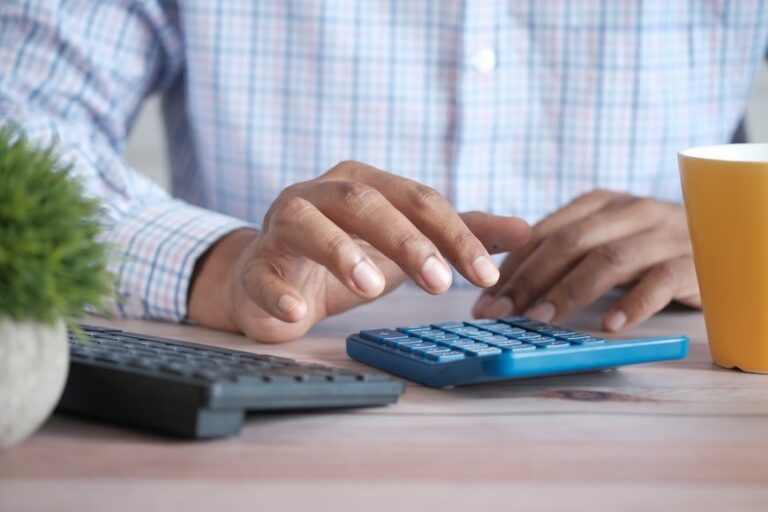 How to Become a Successful Accountant