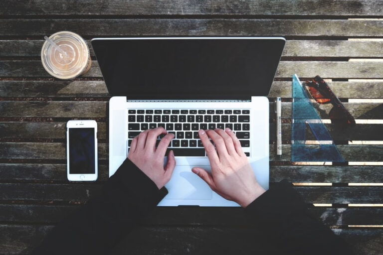 4 Easy Ways to Manage Multiple Clients in Your Freelancing Business