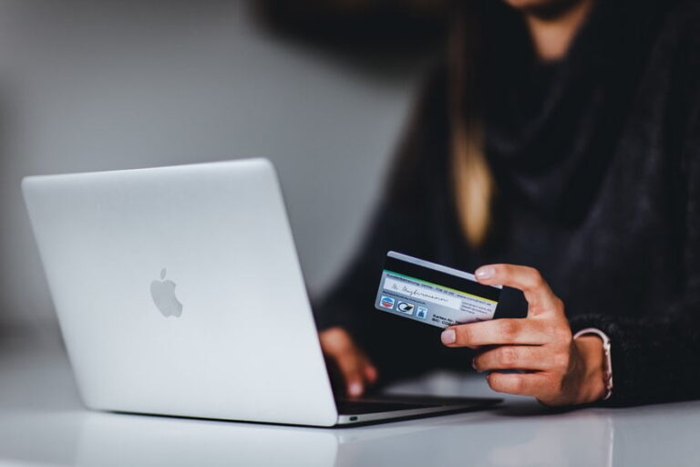 Currencies Beyond Borders: A Deep Look Into Multi-Currency Account(s) & Converter