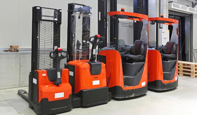 The weight requirement that the forklift needs to bear