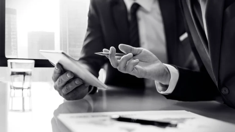 Business Identity Tips to Stand Out in a Crowd as a Brand!