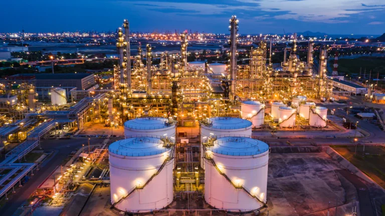 The Russian Oil Ban – How Will It Impact the Average Consumer?