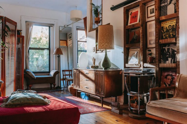 Essential Tips To Start An Antique Collection Shop