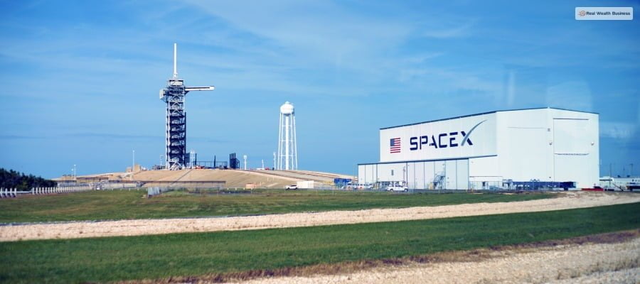 What Is SpaceX