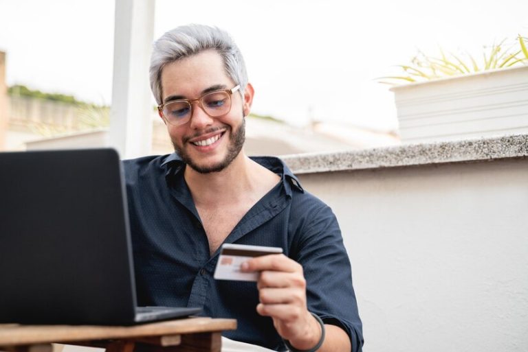 Are Cryptocurrency Credit Cards Already a Thing? [Pros & Cons]