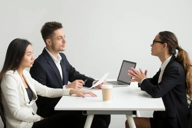 7 Benefits Of Hiring An Immigration Lawyer To Represent You