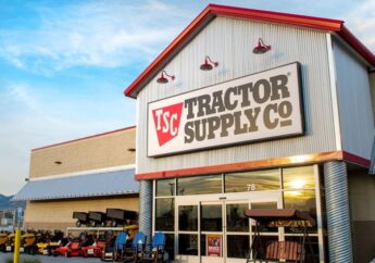 Tractor Supply hours