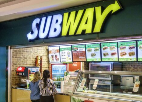 what time does Subway open