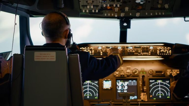 Choose The Best Commercial Flight Training Program With These Tips!