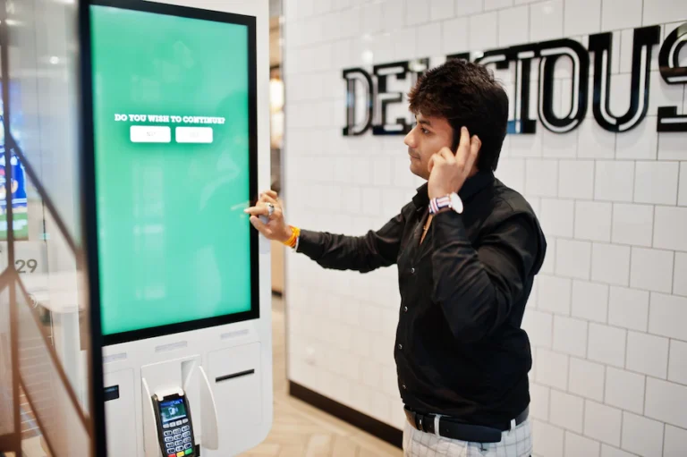 Digital Signage: Revolutionizing Content Management in Digital Age