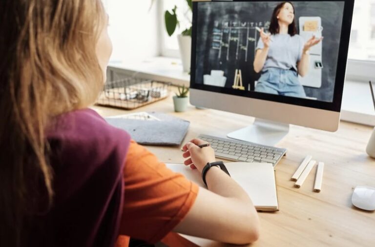 Why Online Learning Makes Sense: The Top 6 Benefits
