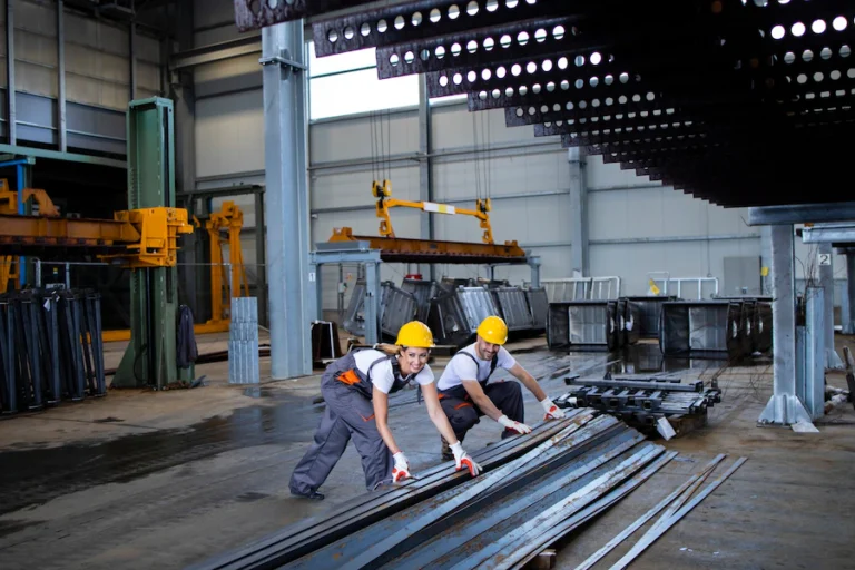 How To Choose Between Aluminum And Steel For Your Commercial Projects?
