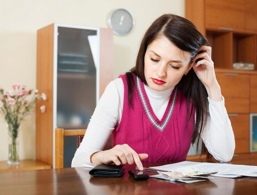 Helpful Tips For Students On Managing Their Expenses
