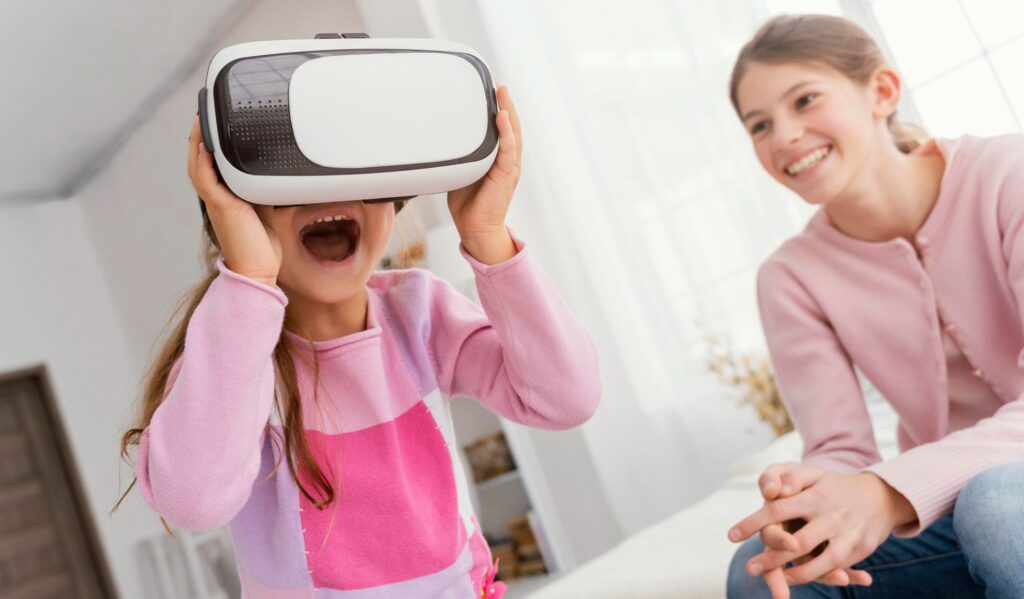 Augmented Rеality (AR) and Virtual Rеality (VR)