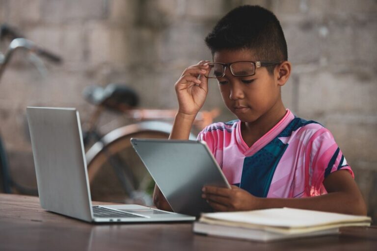 How Can The Right Apps Help Kids In Low-Income Families Get Education