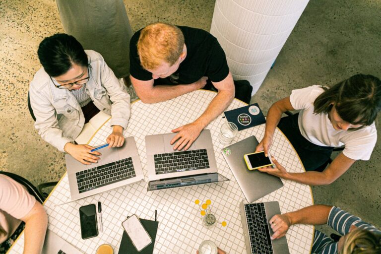 8 Marketing Tips To Turn Visitors Into Customers