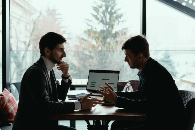 7 Key Factors to Decide If Coworking Space Franchise Fits You