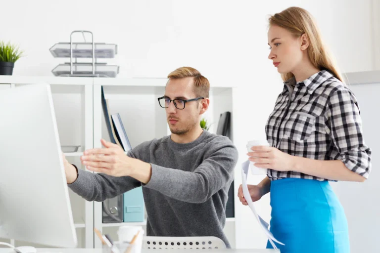 Magento Development Agency Or Freelance Developer: What Is Better?