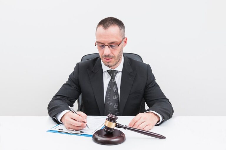 The Difference a Skilled Criminal Defense Lawyer Can Make In Your Case