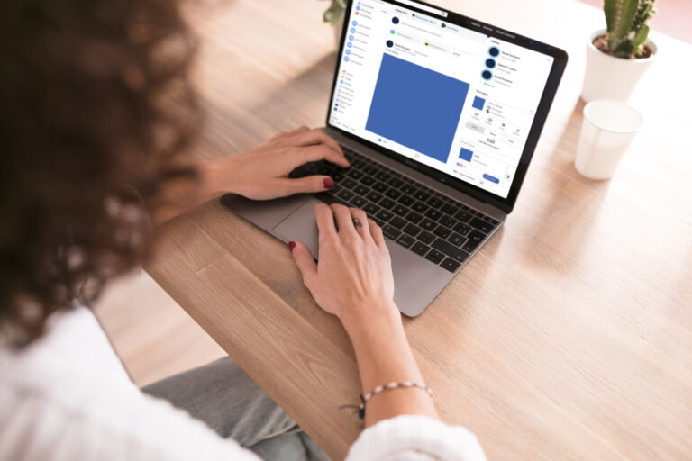 Personalization at Scale: Customizing LinkedIn Ads for Different Buyer Personas