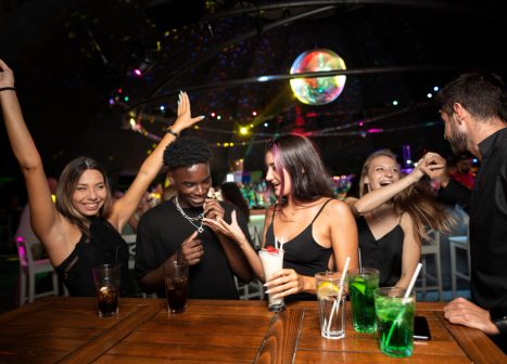 Creative bar theme nights attracting repeat customers with live entertainment